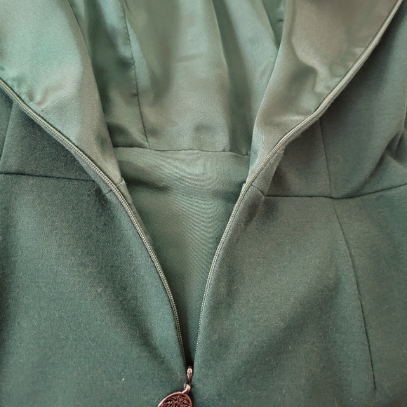 Elie Tahari dress with pleated neckline - Picture 5 of 9